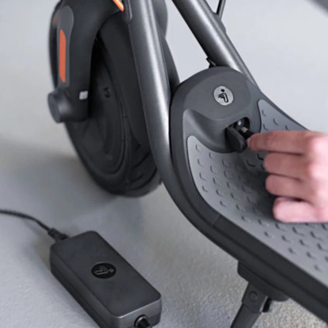 Tapa de goma puerto de carga Ninebot F20/F25/F30/F40 - Recambio - Wheelyshop