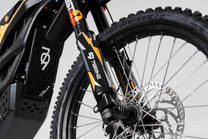 Rueda delantera y horquilla de la 79BIKE Falcon Pro RL