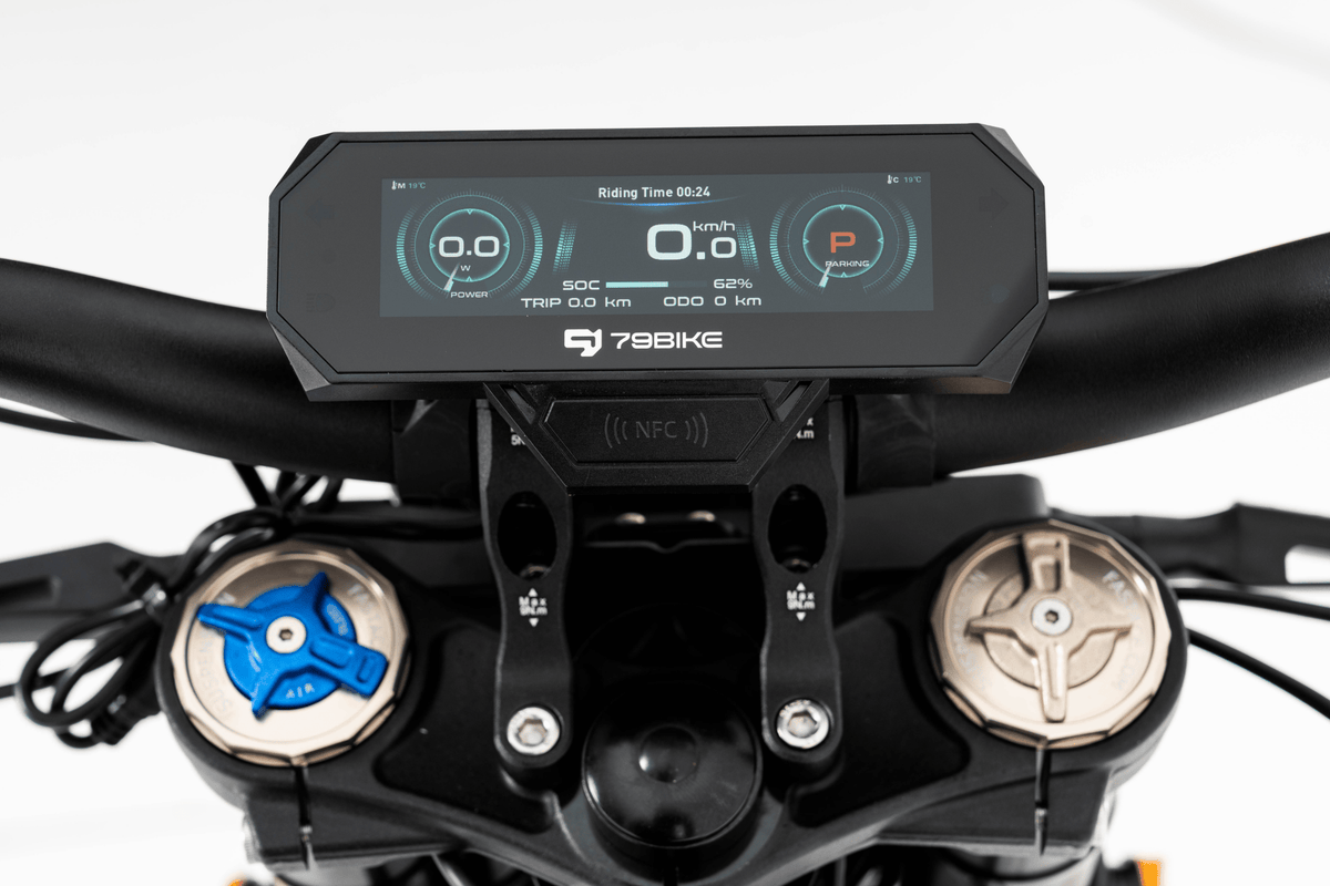 Primer plano de la pantalla de la 79BIKE Falcon Pro RL