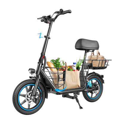 GYROOR C1 Plus visto en diagonal desde delante con una bolsa de la compra en la cesta delantera y un bolso en la cesta trasera