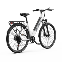 OneSport OT12 Pro, bicicleta eléctrica blanca vista trasera en ángulo desde el otro lado, con sillín y portaequipajes