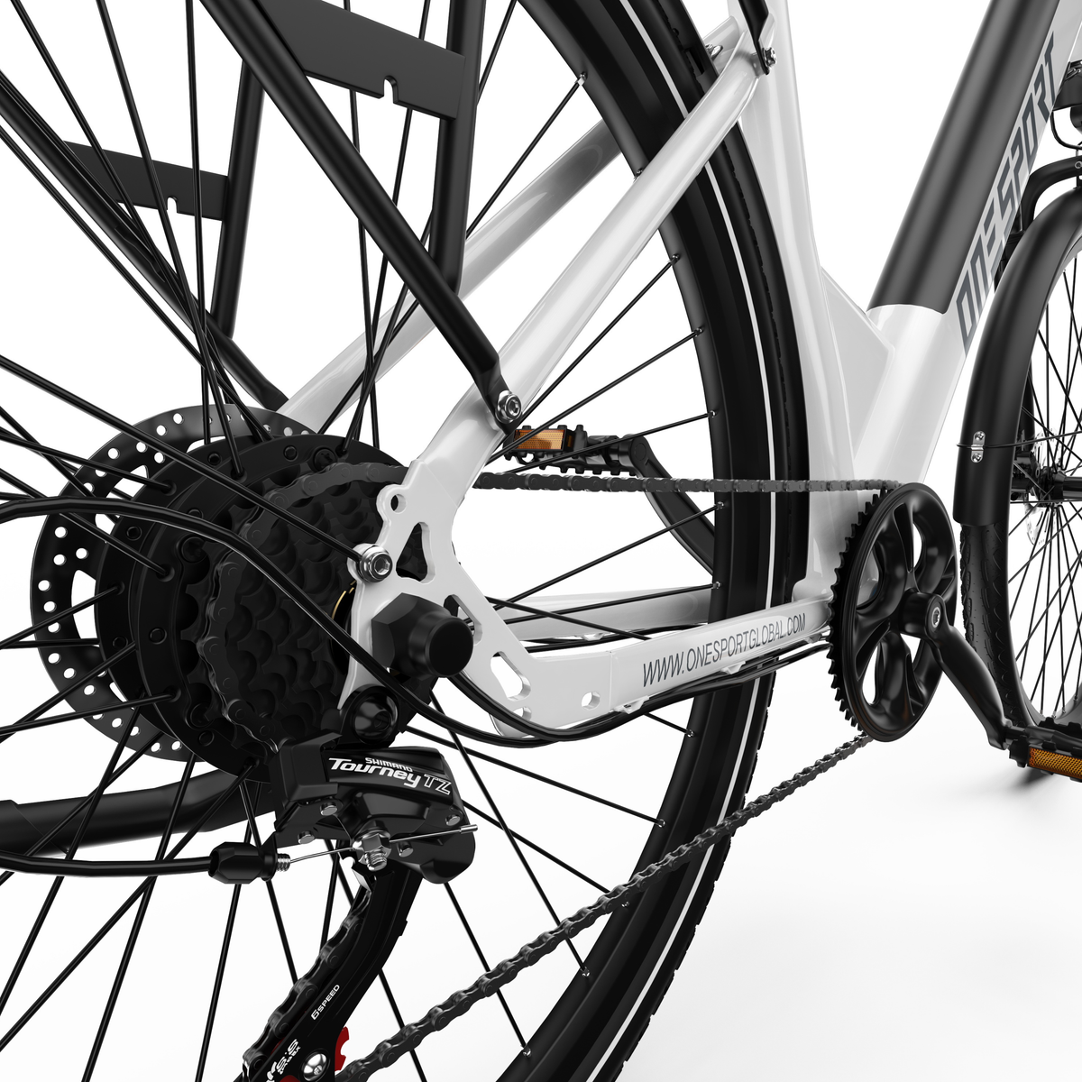 OneSport OT12 Pro, primer plano de la rueda trasera, el cassette, el cambio trasero y la cadena