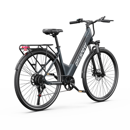 Bicicleta eléctrica OneSport OT12 Pro vista en diagonal desde atrás con portaequipajes, luz trasera roja, sillín y cadena