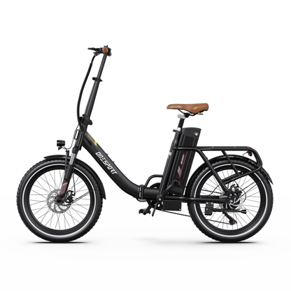 Bicicleta eléctrica negra OneSport OT16 Pro en vista lateral, con sillín marrón, batería, portaequipajes y frenos de disco