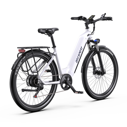 Bicicleta eléctrica OneSport WT05 en blanco, vista en diagonal desde atrás por el lado derecho con pantalla, sillín, portaequipajes y cadena