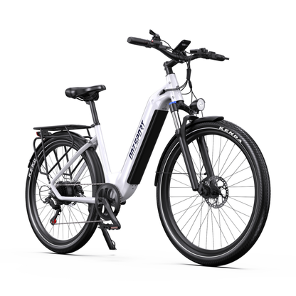 Bicicleta eléctrica OneSport WT05 vista en diagonal desde delante con cuadro blanco, faro delantero y portaequipajes