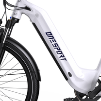 OneSport WT05 vista lateral del cuadro blanco con paso bajo, logotipo, guardabarros y rueda delantera