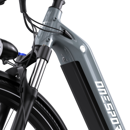 OneSport WT05, primer plano de la potencia, los cables, la horquilla delantera, el faro y el cuadro gris con una pieza negra