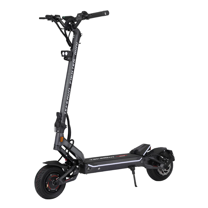 Patinete eléctrico TEVERUN FIGHTER MINI PRO V6 en vista frontal en ángulo