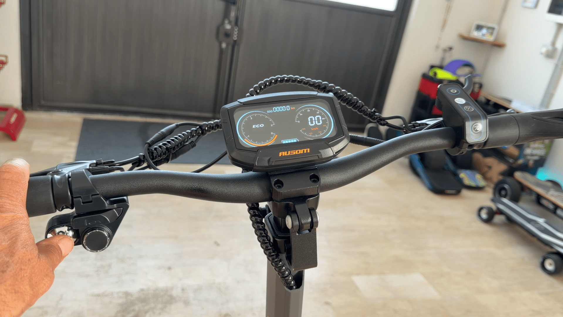 Ausom L1 Max - Electric scooter - Wheelyshop