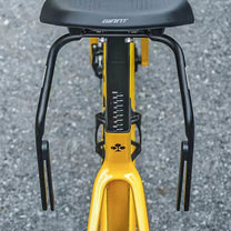 Soporte de aluminio para tija de sillín para alforja trasera en la bicicleta, vista trasera