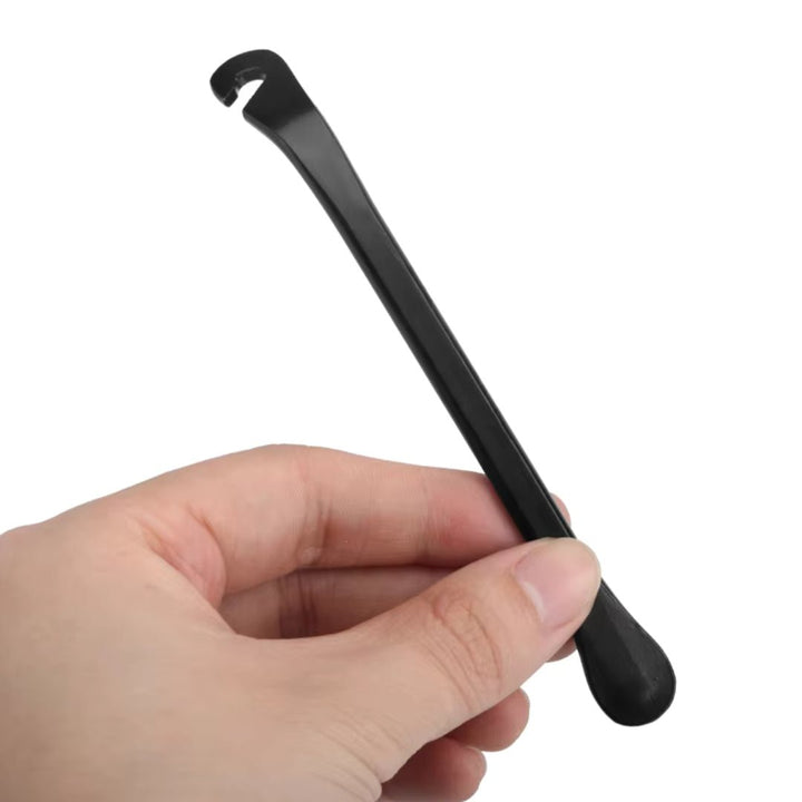 Palancas curvadas para neumáticos (pack de 3) en la mano