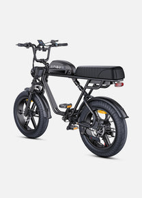Bicicleta eléctrica fat bike ENGWE M1 en vista frontal en ángulo en color negro