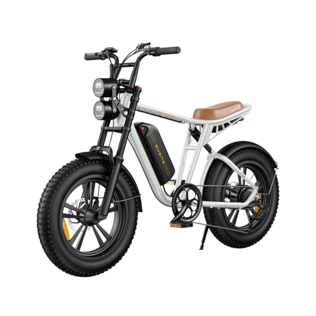 Bicicleta eléctrica fat bike ENGWE M20 en vista frontal en ángulo en color blanco