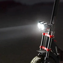 Faro delantero del iScooter iX8