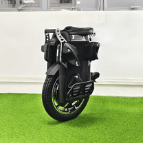 Monociclo eléctrico KingSong F22 Pro en vista frontal en ángulo