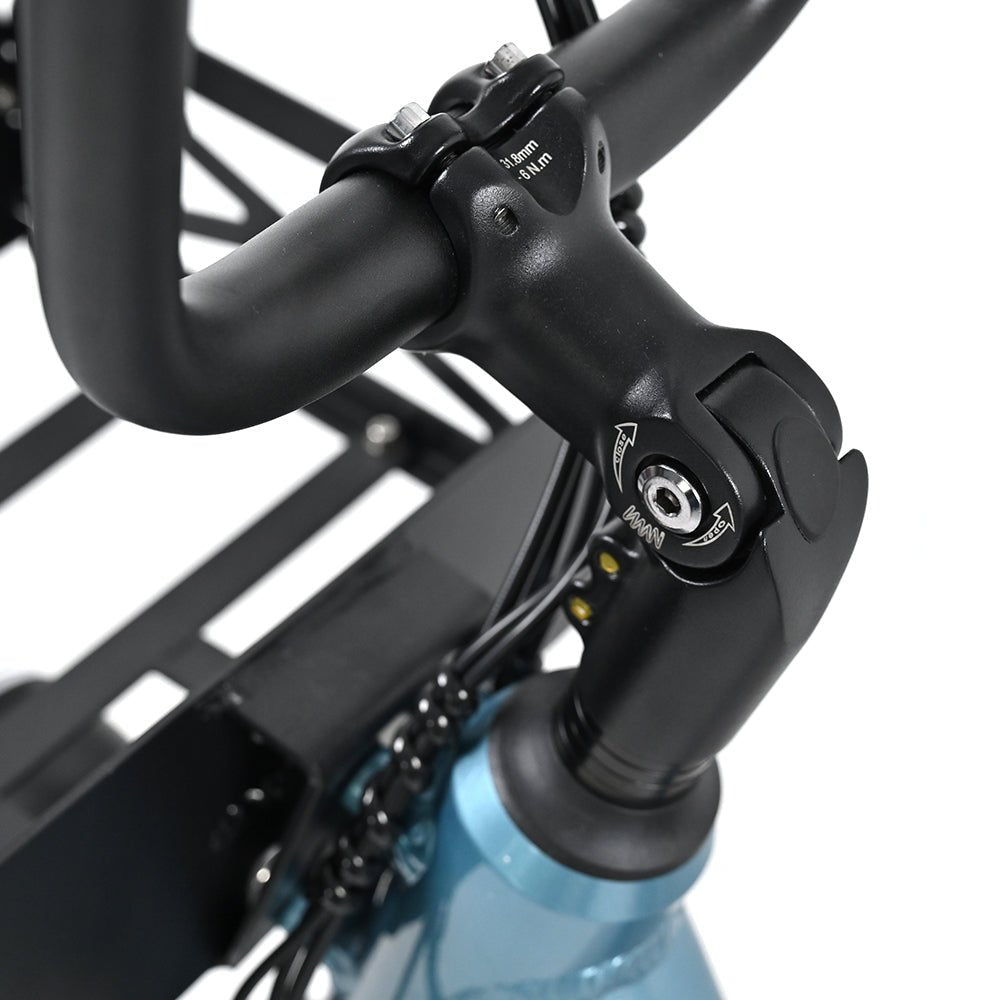 Manillar de la OneSport OT01 en primer plano