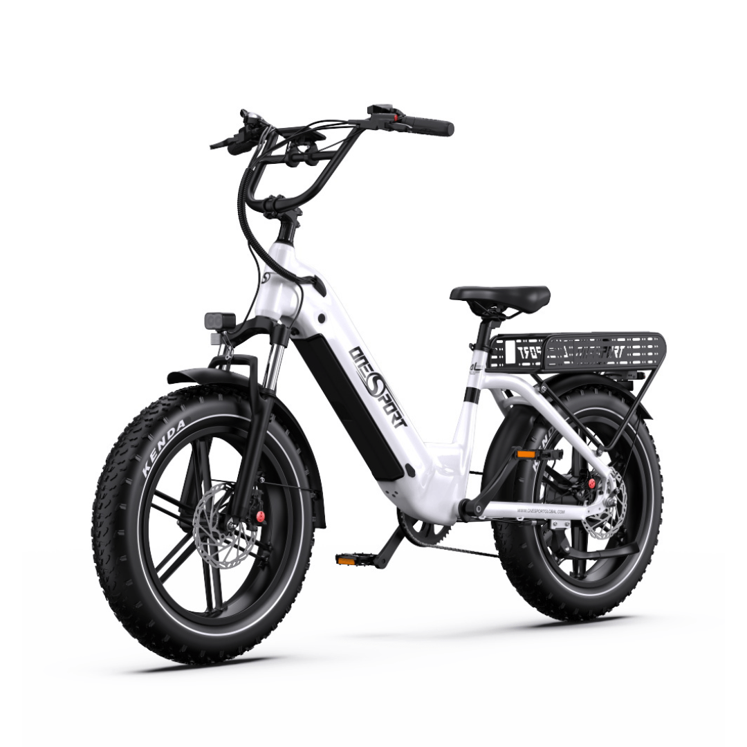 Bicicleta eléctrica fat bike OneSport OT08 en vista frontal en ángulo en color blanco