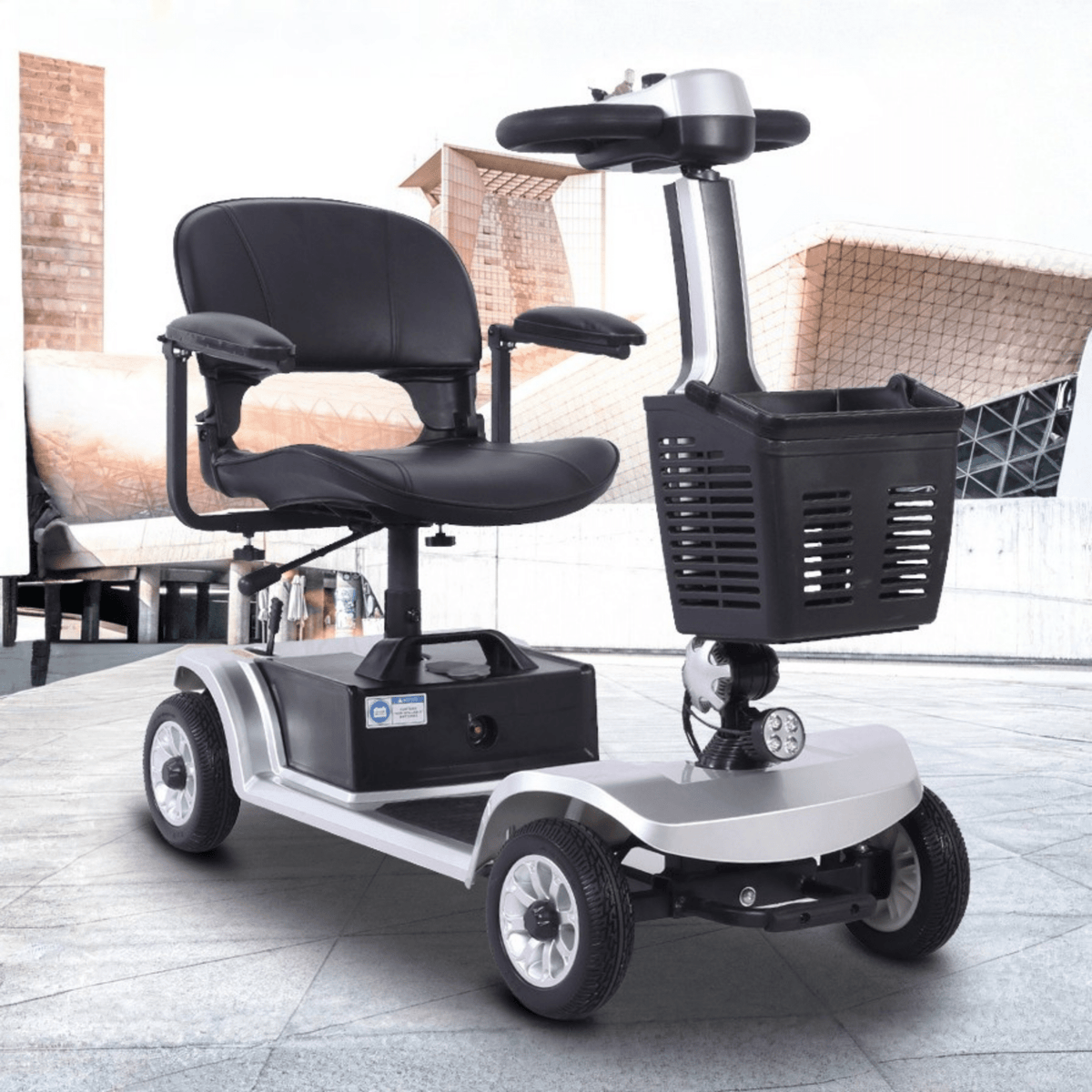 Scooter de movilidad SEEDREAM S-02 en vista frontal en ángulo en color plateado