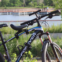 Silla infantil inteligente Pro para bicicleta en una bicicleta al aire libre
