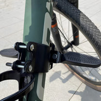 Silla infantil inteligente Pro para bicicleta en la bicicleta, vista en ángulo