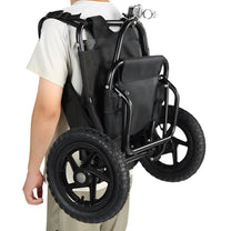 Persona llevando el remolque de carga Smart como mochila