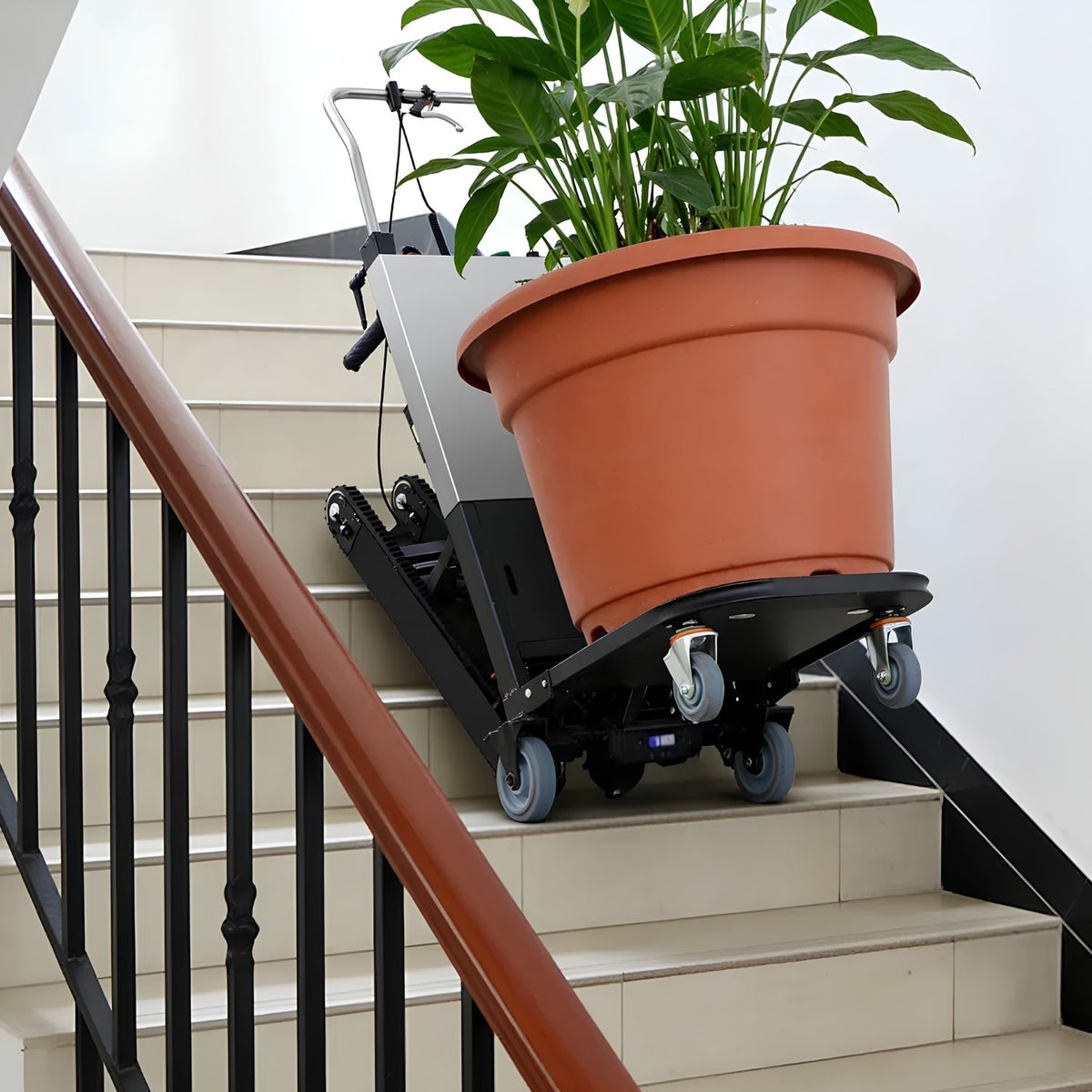Carretilla eléctrica inteligente para subir escaleras con carga en una escalera