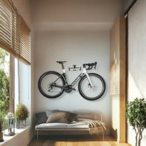 Soporte de pared inteligente para bicicleta con una bicicleta en la pared de una habitación