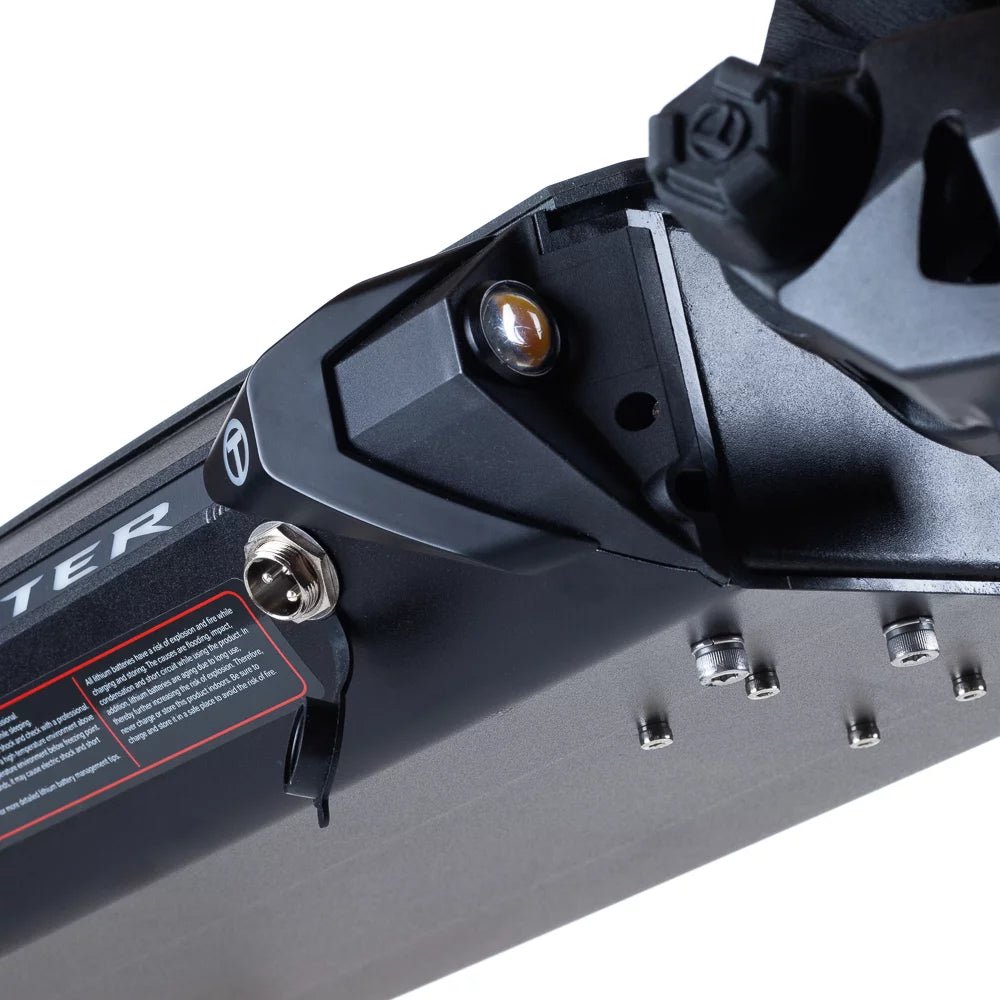 Detalle del patinete eléctrico TEVERUN FIGHTER ELEVEN+ V4