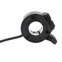 Acelerador de pulgar para KuKirin G2 Master en primer plano