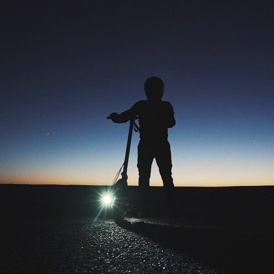 Video på kugoo Kirin G3 | Vuxen elsparkcykel / elscooter. Kör 50 km/h på nolltid och räckvidd upp till 60 km | Wheely Shop